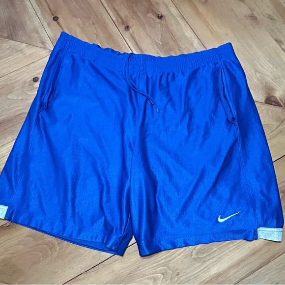 Nike Men's Vibrant Blue Athletic Shorts - Picture 1 of 4